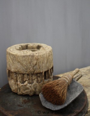 robuust oud houten 'aandrijfas' object sober stoer landelijk no 491 1