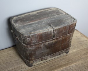sober landelijk verweerd oud houten koffertje no 040 1